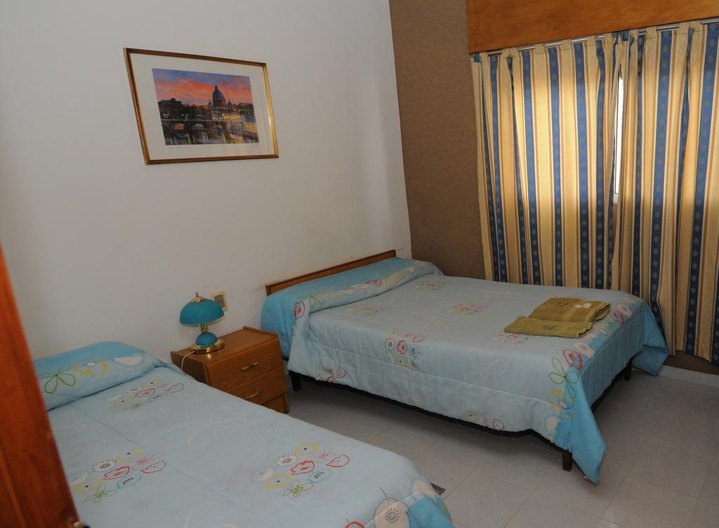 Hotel Riviera Rosario Bilik gambar