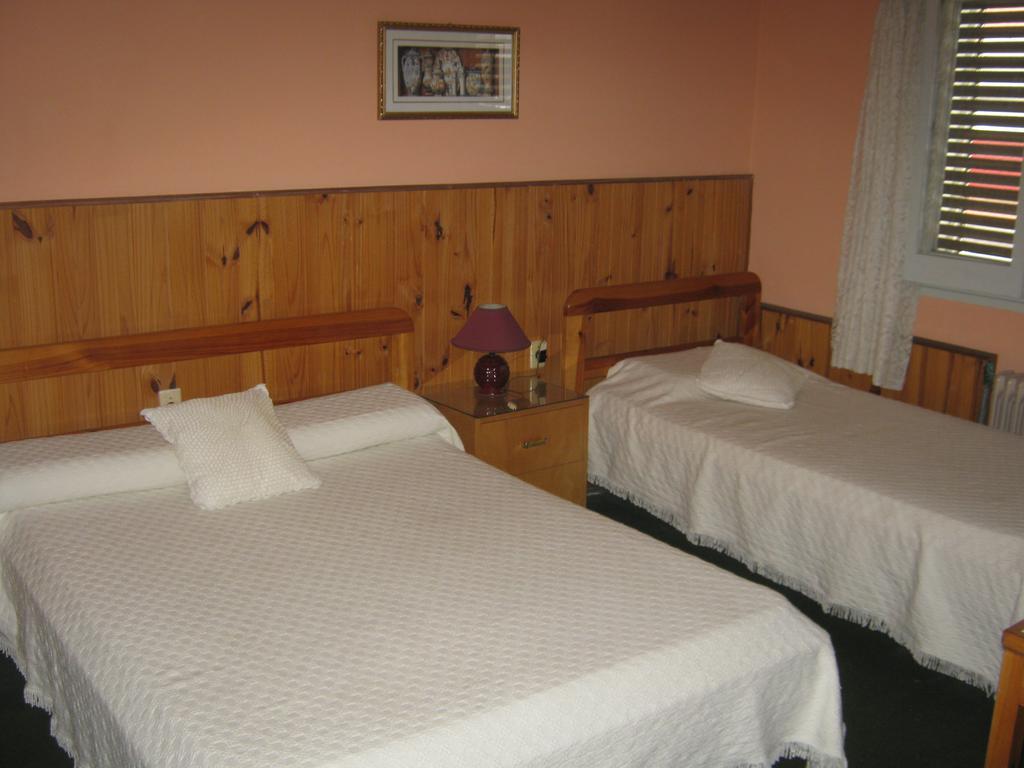 Hotel Riviera Rosario Bilik gambar