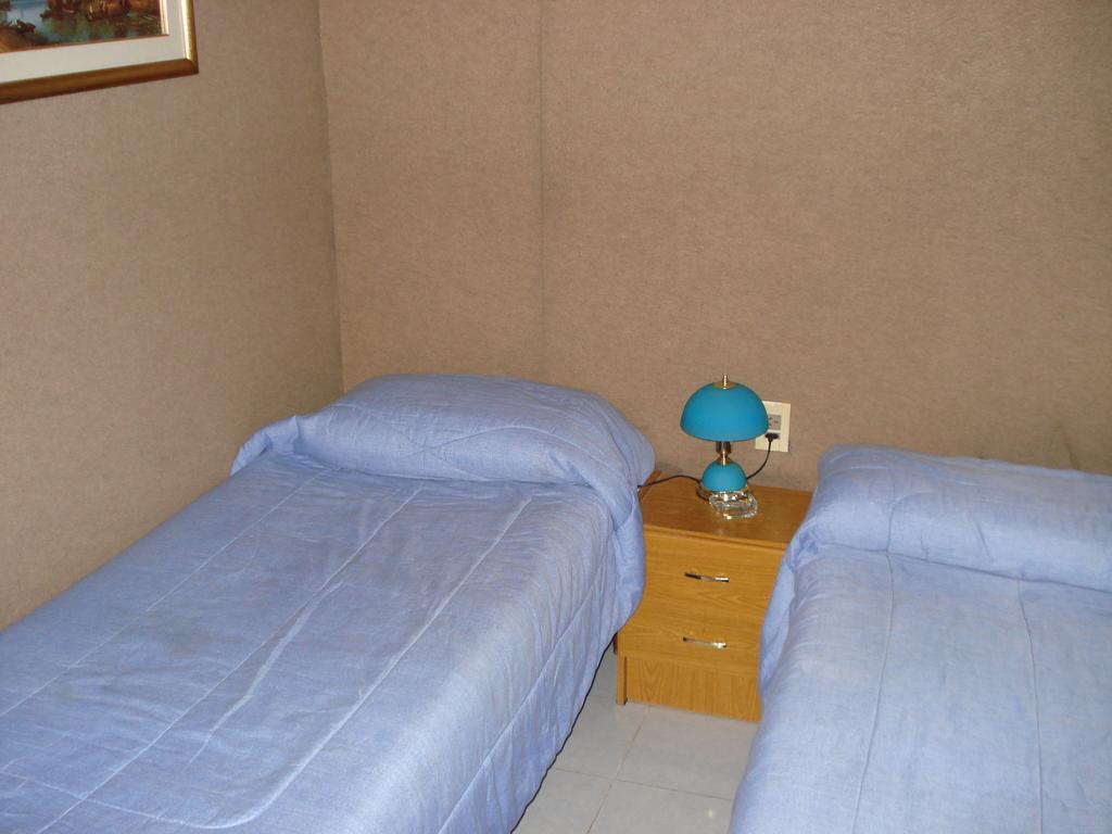 Hotel Riviera Rosario Bilik gambar